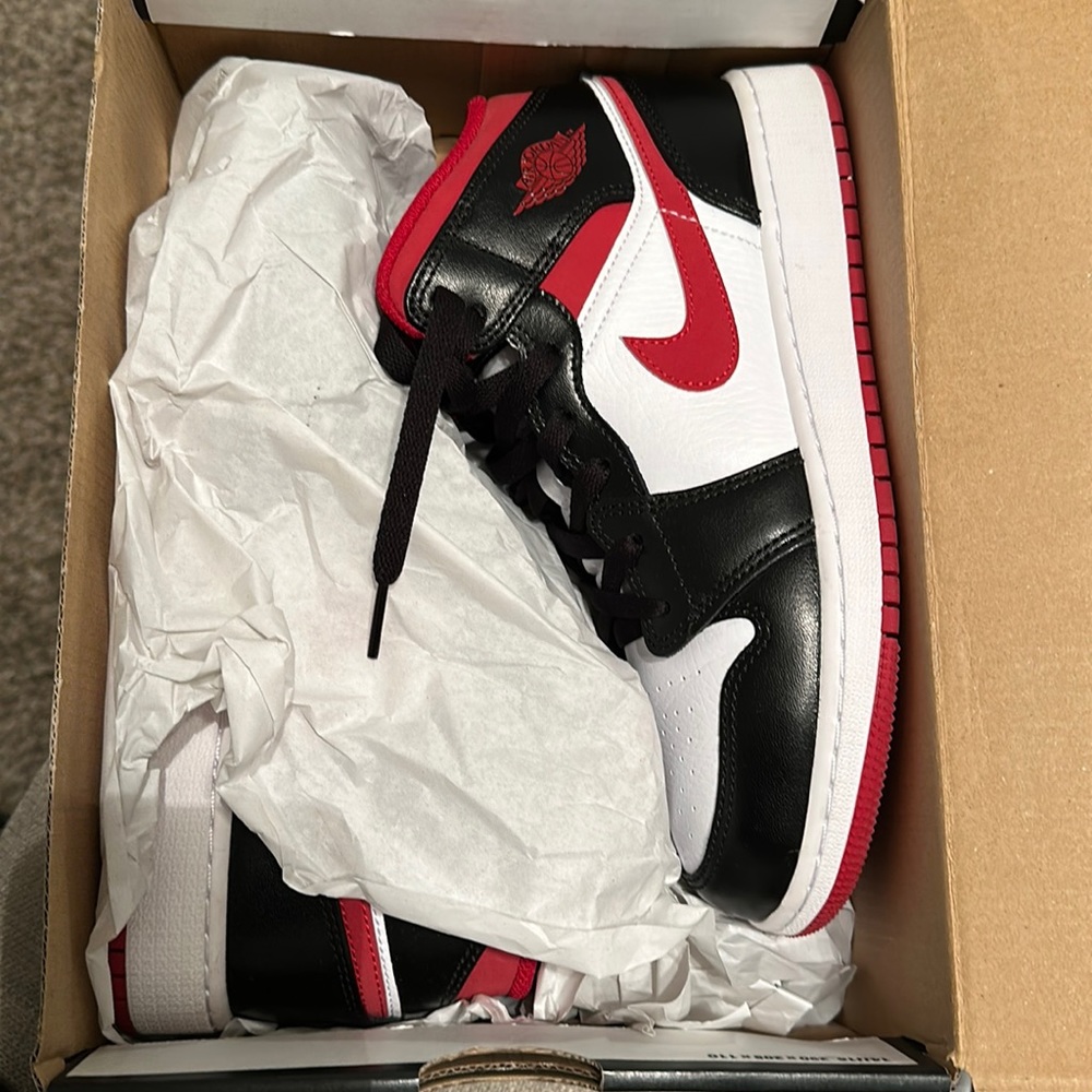 Air Jordan 1 Mid